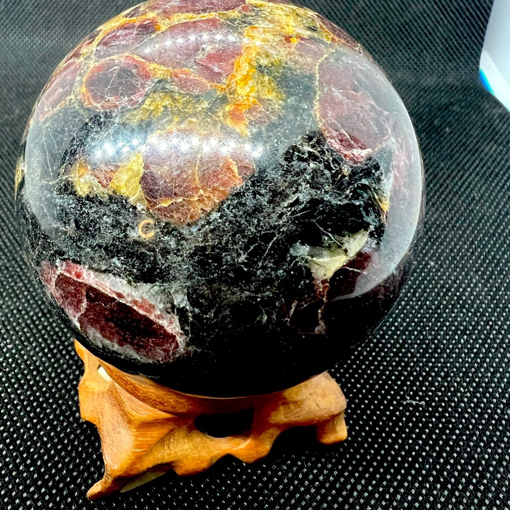Garnet Sphere 1.1 lb